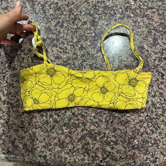 Yellow Floral Crop Top - Picture 1 of 2